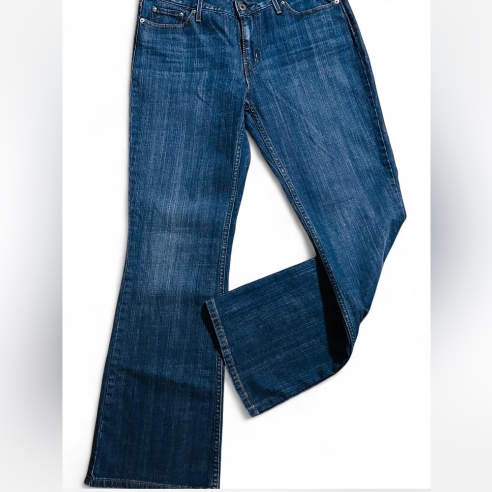 Classic Levi’s 553 boot leg mid-rise jeans Y2K Western Casual